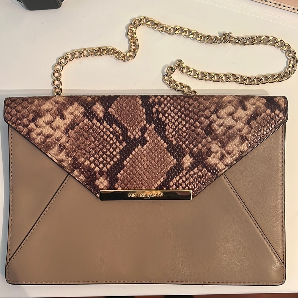 Michael Kors envelope Clutch with chain